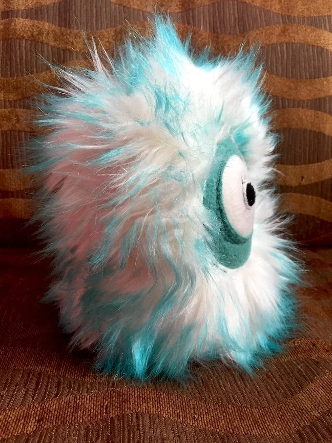 SMALL ONE EYED SNOW MONSTER WITH SINGLE EYE COLOR — TIM MONSTERS! -